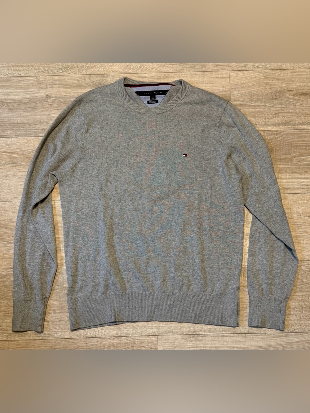 Tommy Hilfiger Men’s Light Gray Crewneck Sweater Large new condition